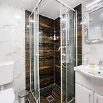 Gloria Downtown Apartman *