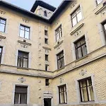 Gloria Downtown Apartman