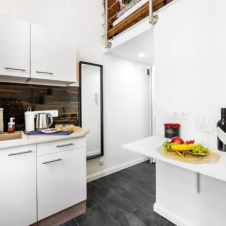 Gloria Downtown Apartment