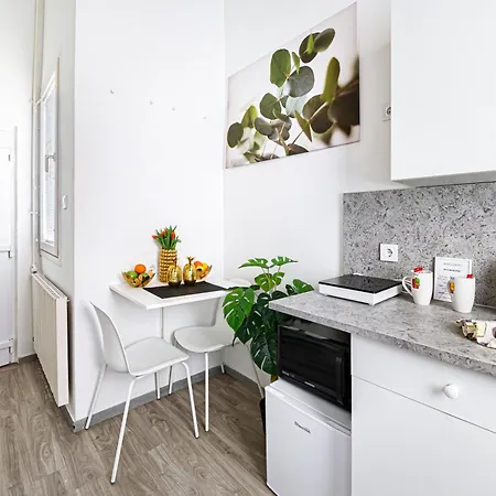 Апартаменты Gloria Downtown